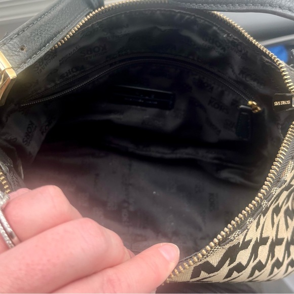 Michael Kors Jet Set Signature Jacquard Logo Canvas Shoulder Bag - Picture 4 of 4